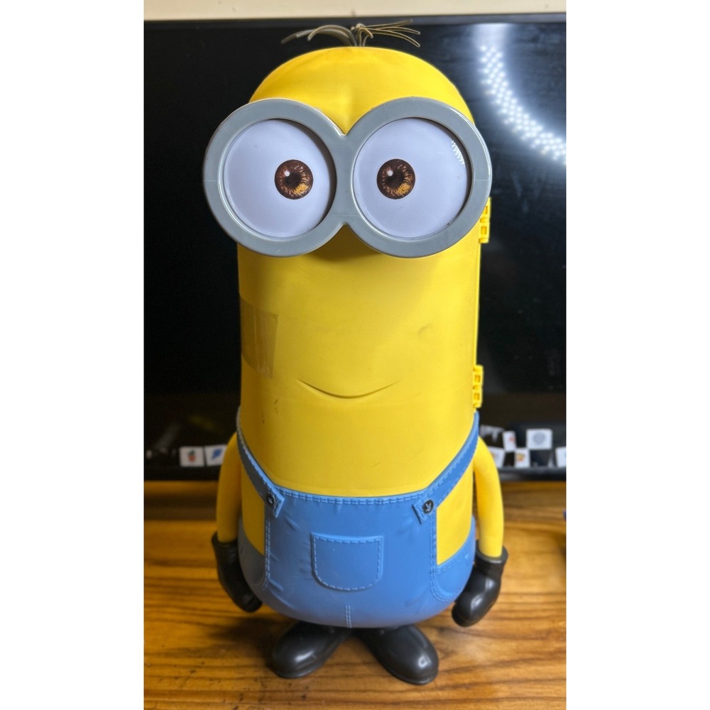 Despicable Me Minions Kevin 20 Inch Figure Storage Case Jakks Pacific 2015 Toy